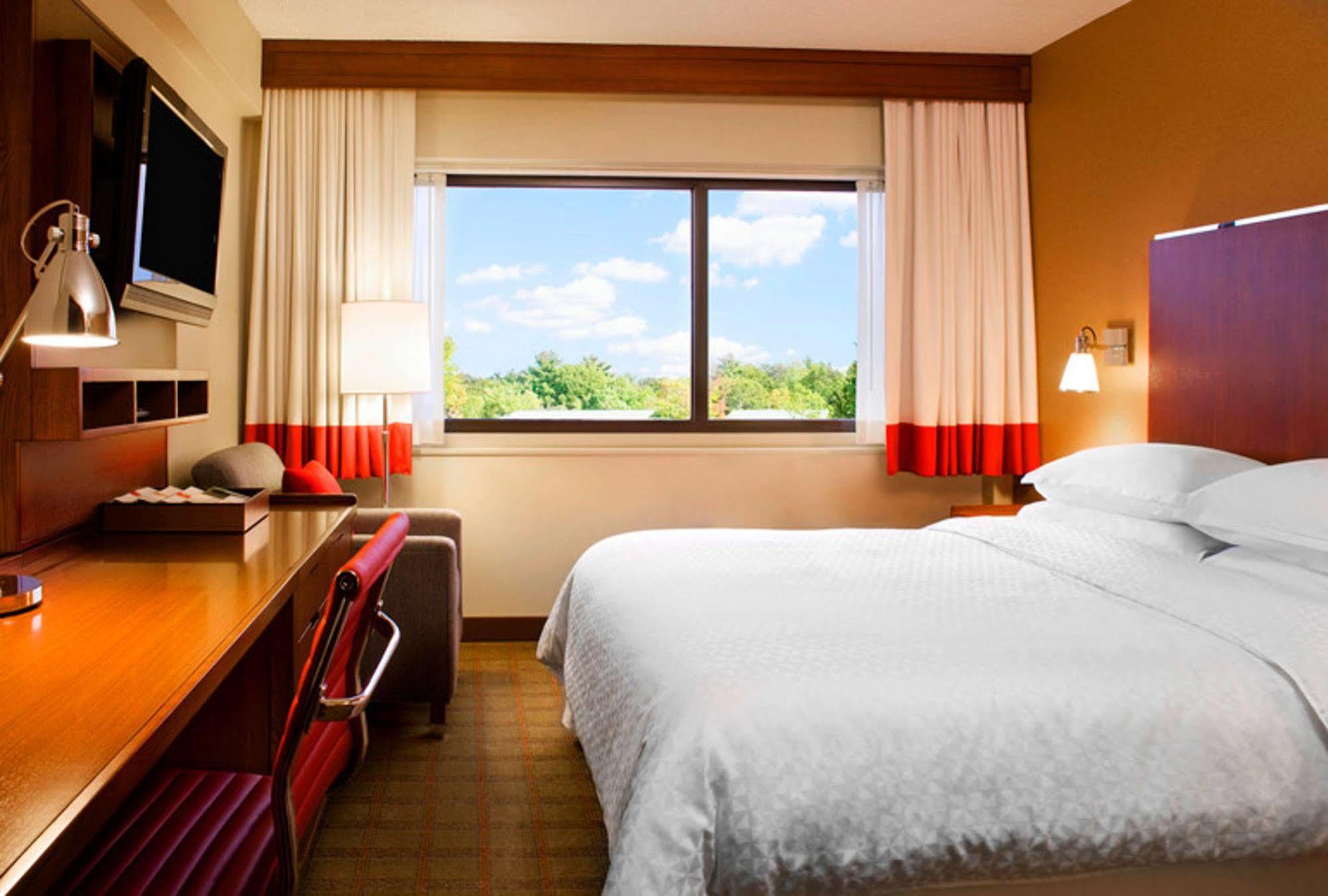 Four Points By Sheraton Cleveland Airport Zewnętrze zdjęcie