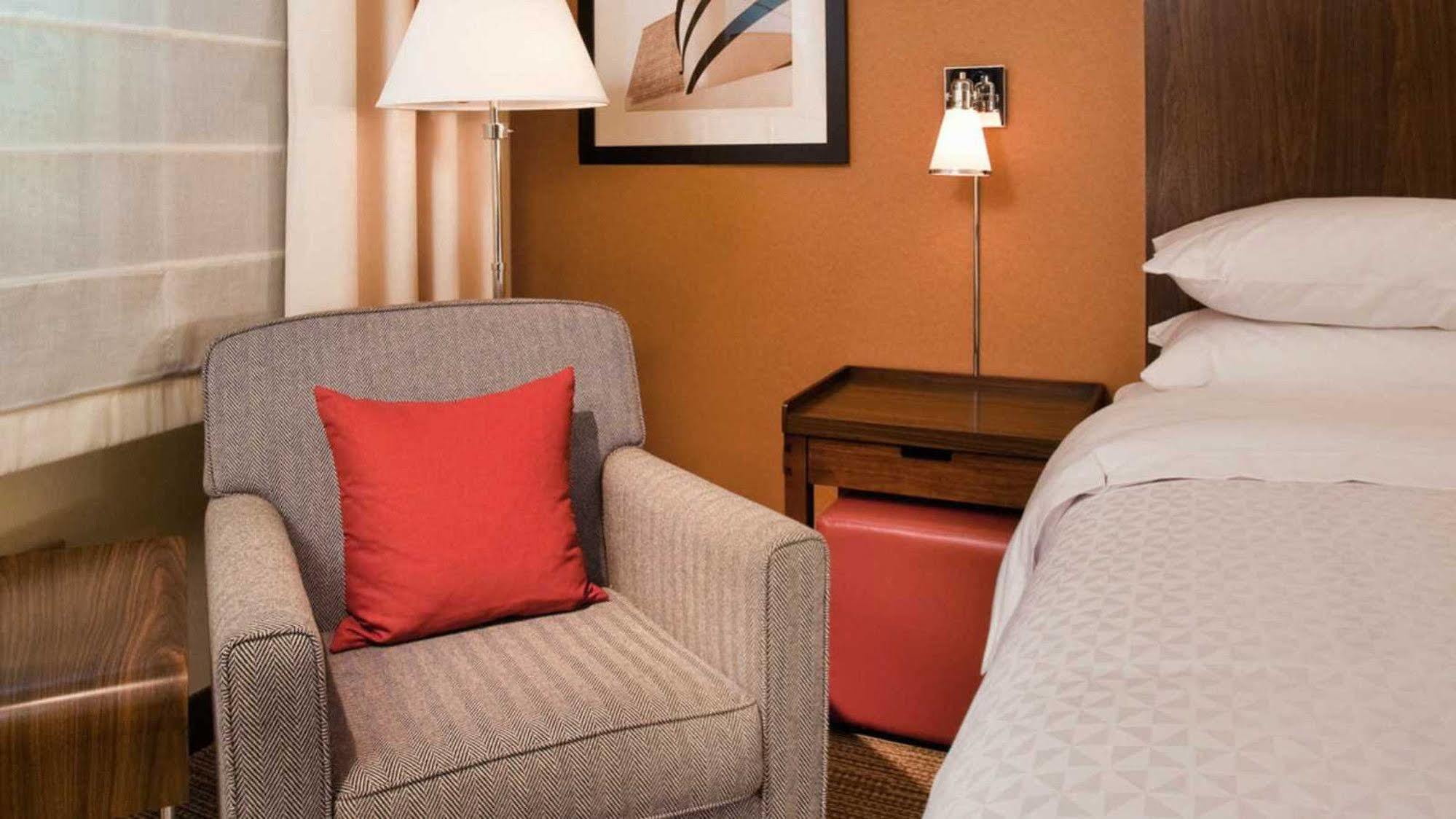 Four Points By Sheraton Cleveland Airport Zewnętrze zdjęcie